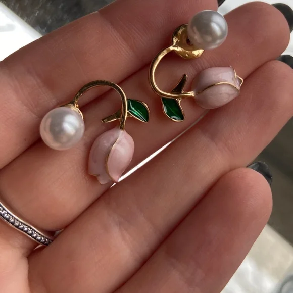 French Roses Earrings - Picture 1 of 9